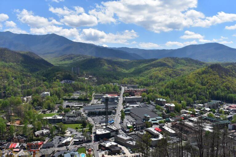 36 Hours in Gatlinburg - MobileBrochure - Smoky Mountains