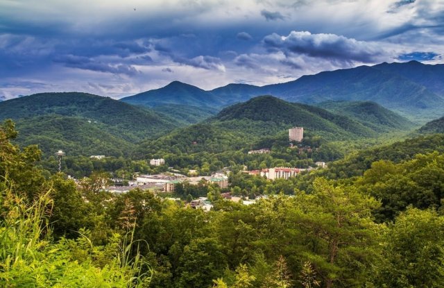 5 Fun Things to Do in Gatlinburg - MobileBrochure - Smoky Mountains