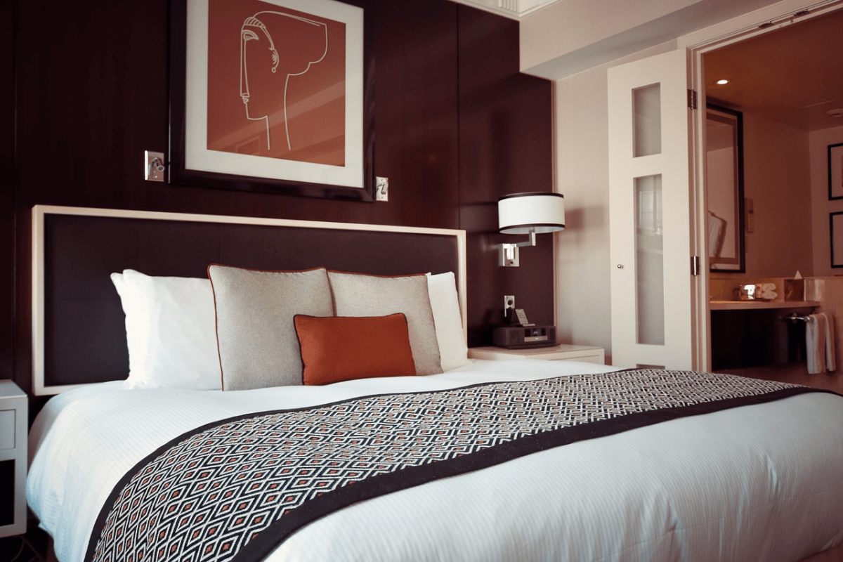 clean hotel room - Comfort Inn & Suites at Dollywood Lane