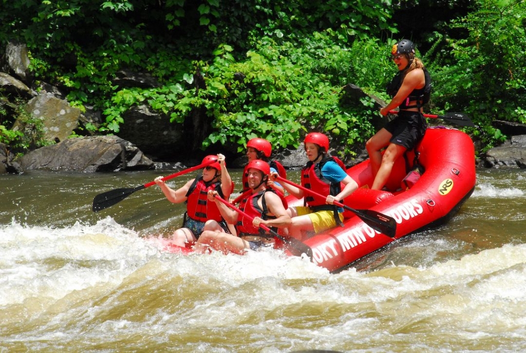 whitewater rafting in Pigeon Forge