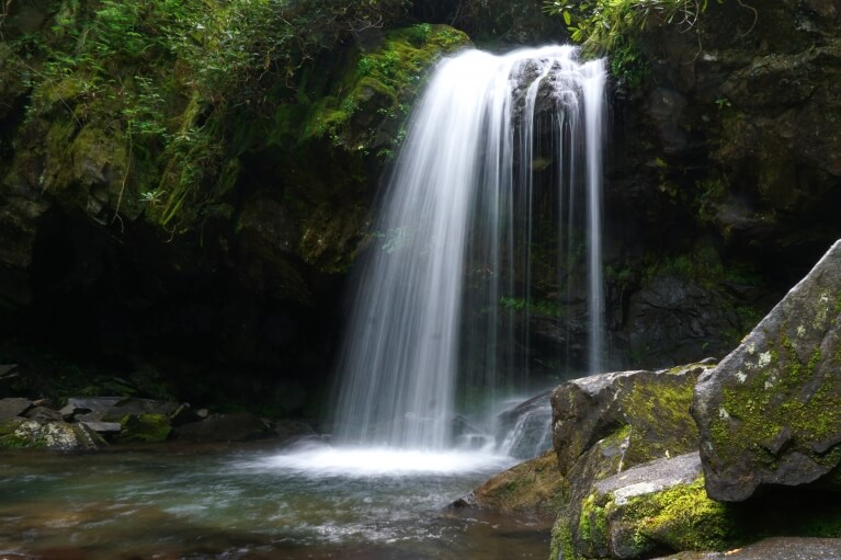 The Best Smoky Mountain Waterfalls to Visit