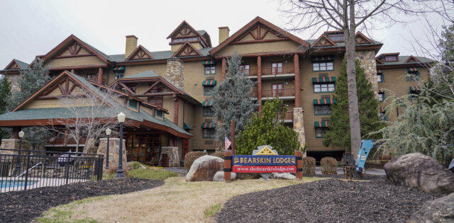 Gatlinburg Trolley: Your Downtown Tour Guide