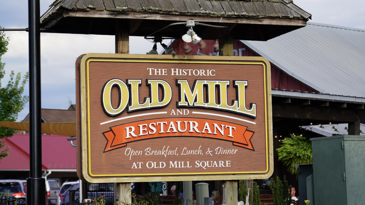 Things To Do At Old Mill Square In Pigeon Forge   Old Mill Restaurants 